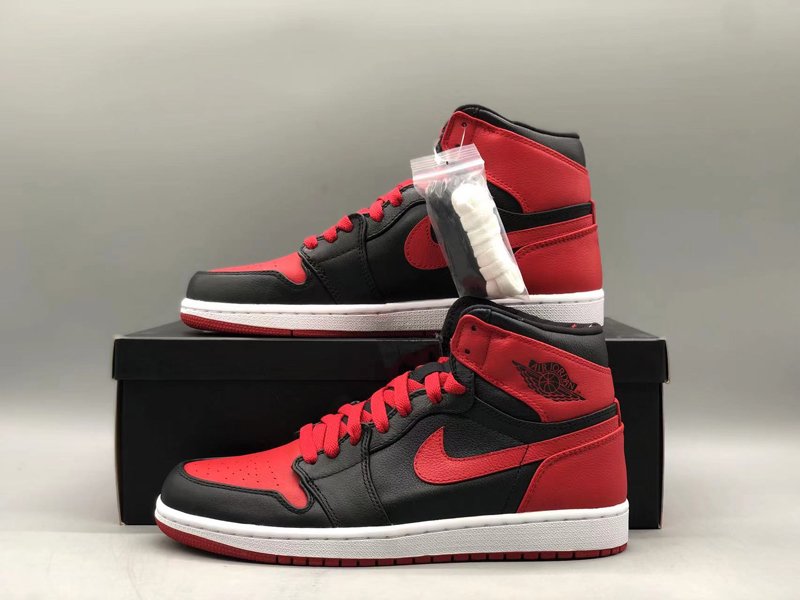 Air Jordan 1 Retro High Banned' 2011